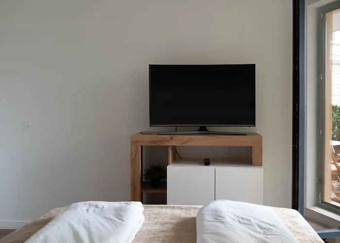 Apartament In Evargreen Complex With Terrace Warna