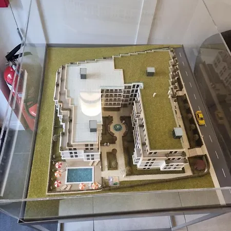 Apartment In Evargreen Complex With Terrace *