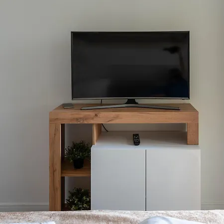 In Evargreen Complex With Terrace * فارنا