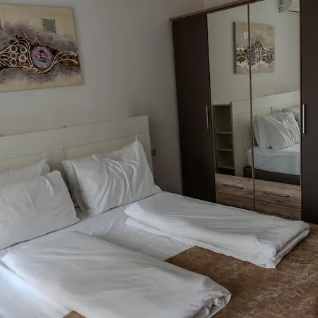 In Evargreen Complex With Terrace Apartment *
