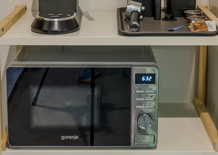 شقة In Evargreen Complex With Terrace فارنا